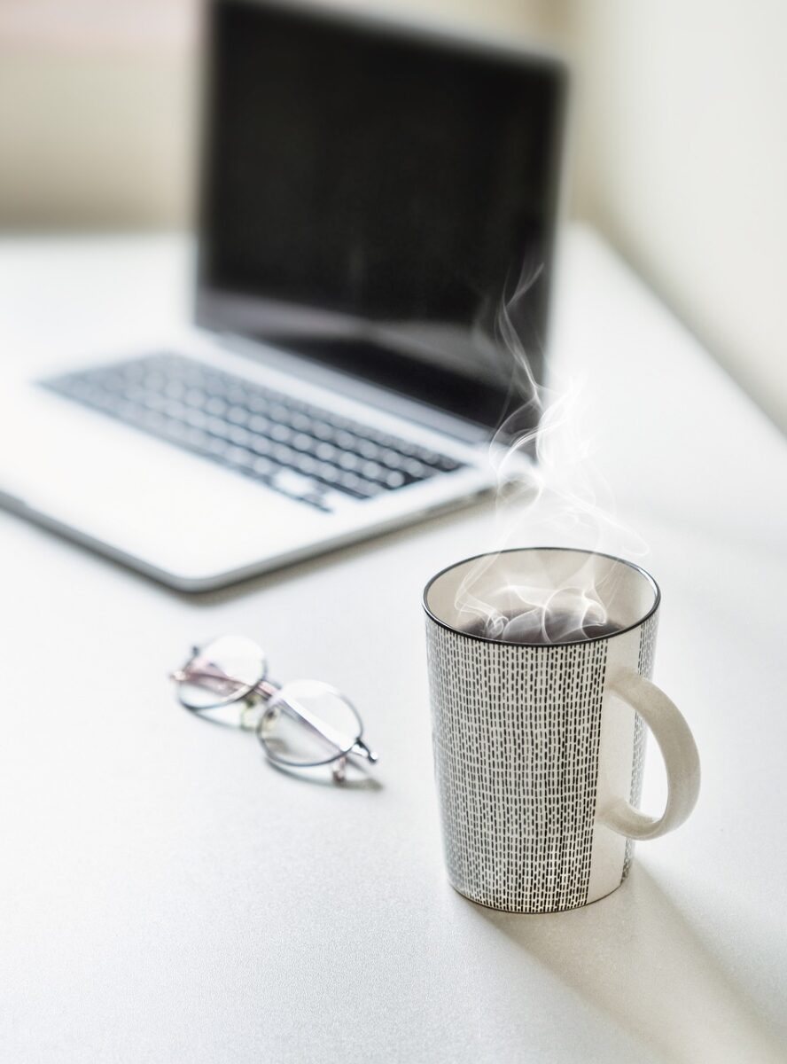 desk, tea, coffee, tea cup, coffee cup, table, laptop, cup, mug, workplace
